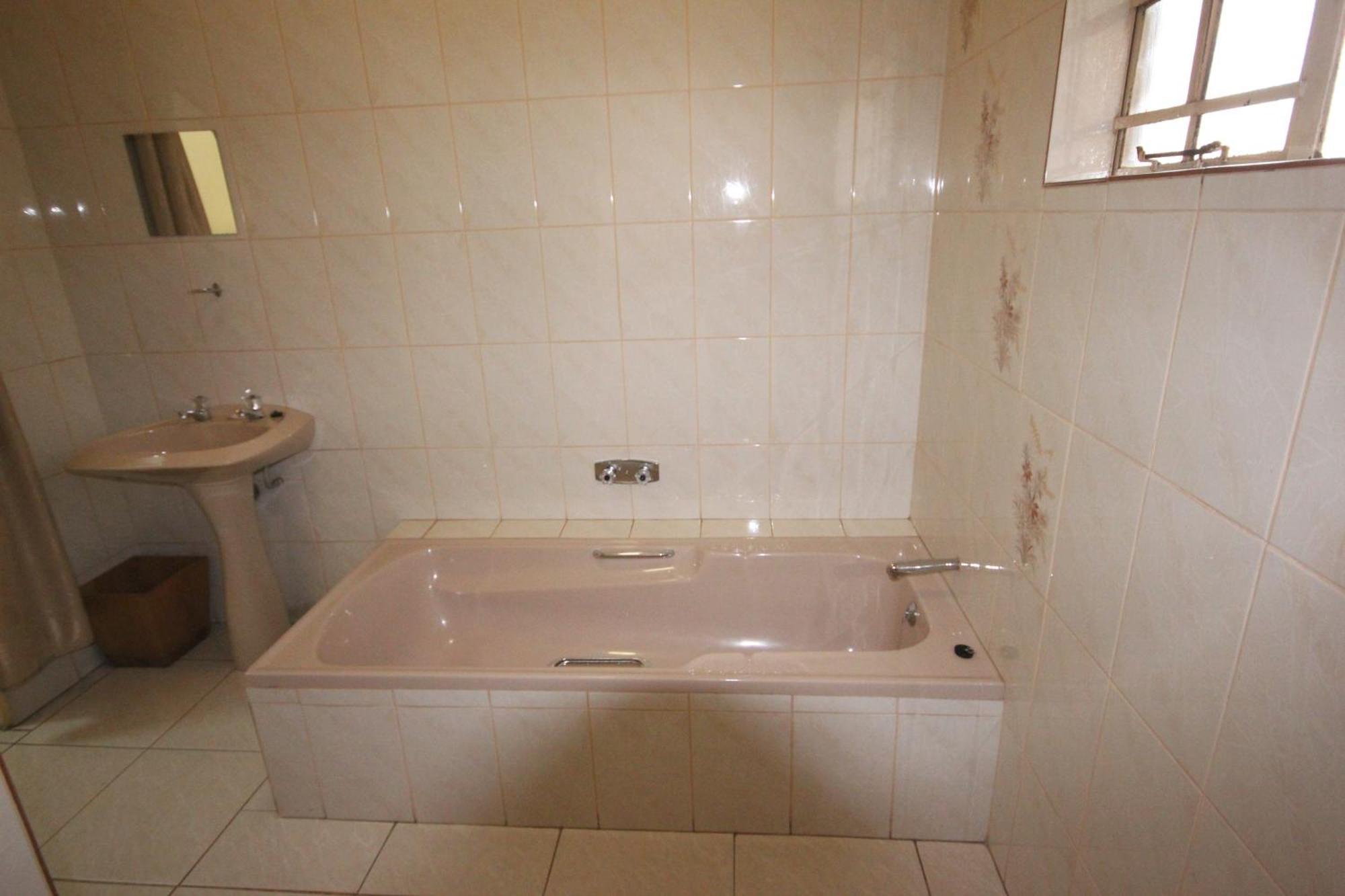 Ingwe Guesthouse Mbombela Dış mekan fotoğraf